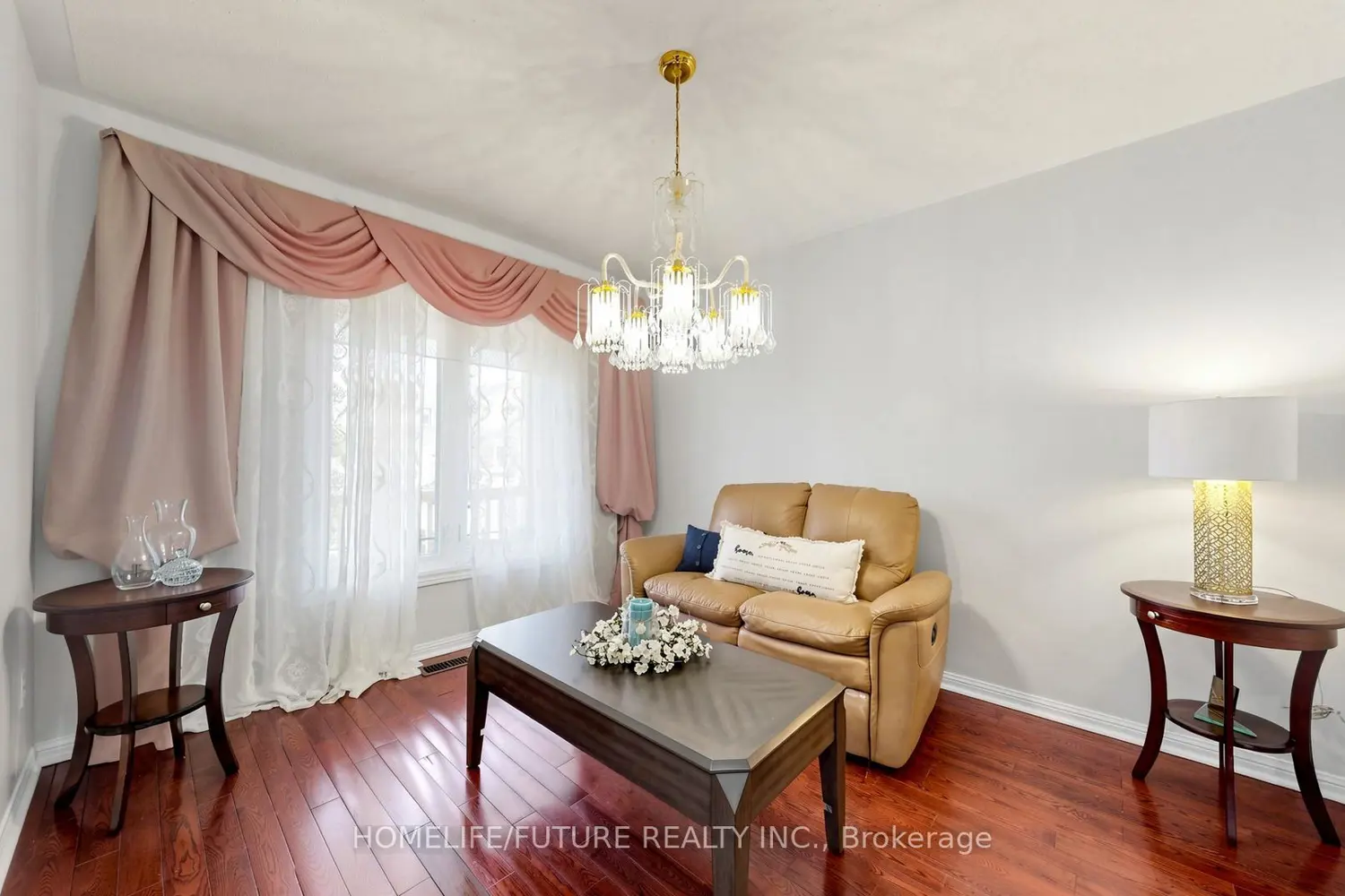 72 Hyacinth Crescent photo 3