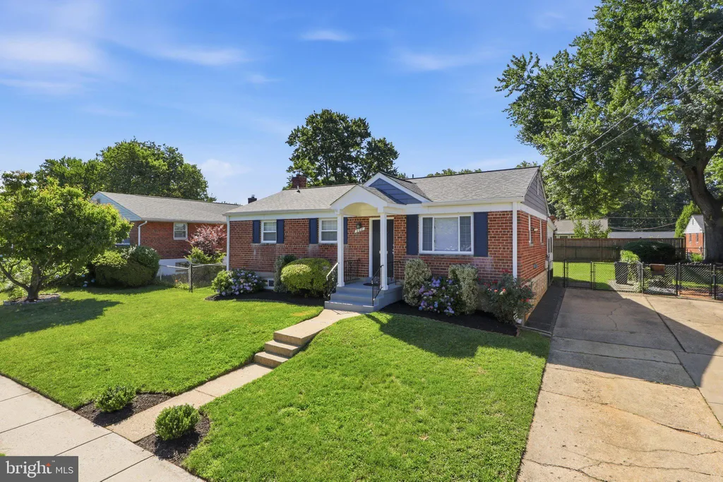 908 Gabel Street, Silver Spring, MD 20901 photo 2