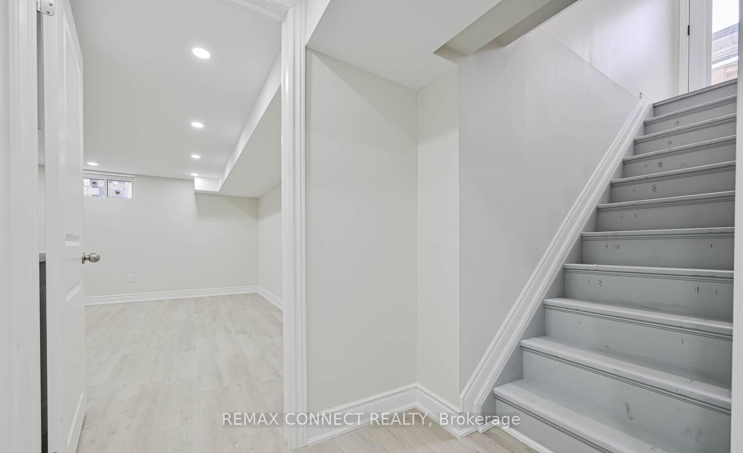 55 Taysham Crescent, Toronto, ON, M9V 1X1 photo 3
