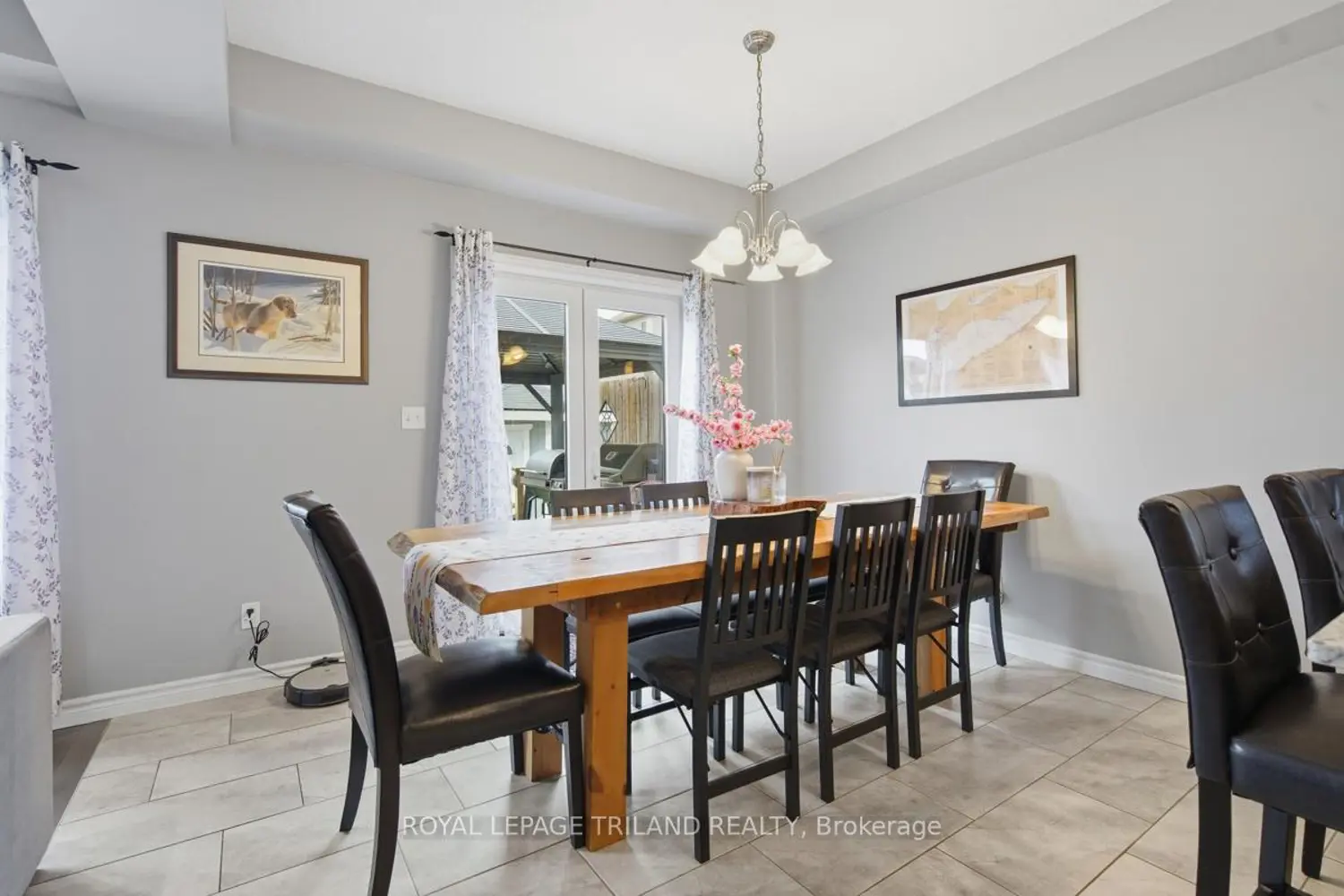 2545 Asima Drive photo 3