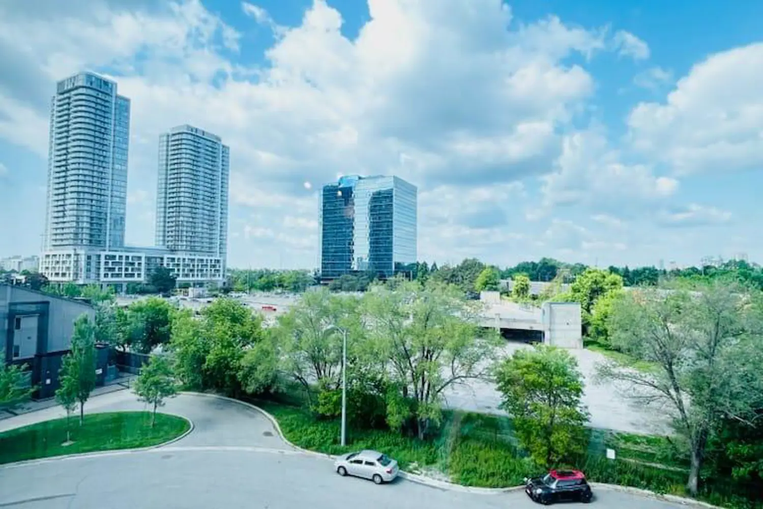 275 Village Green Square 422