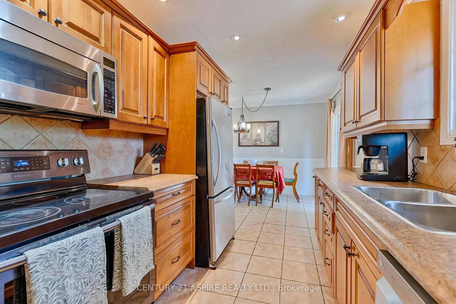 22 Harris Crescent photo 4