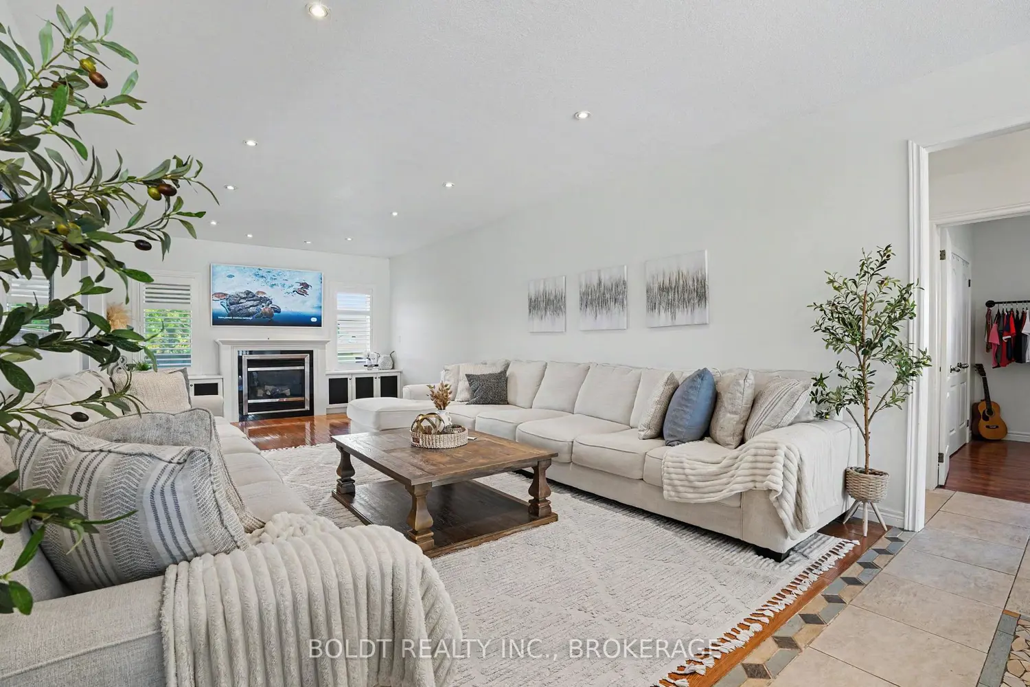 1504 Upper Sherman Avenue photo 3
