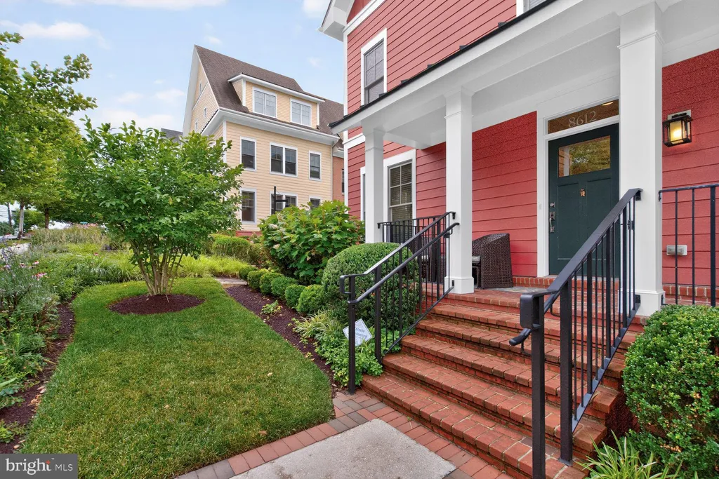 8612 Springvale Road, Silver Spring, MD 20910 photo 2