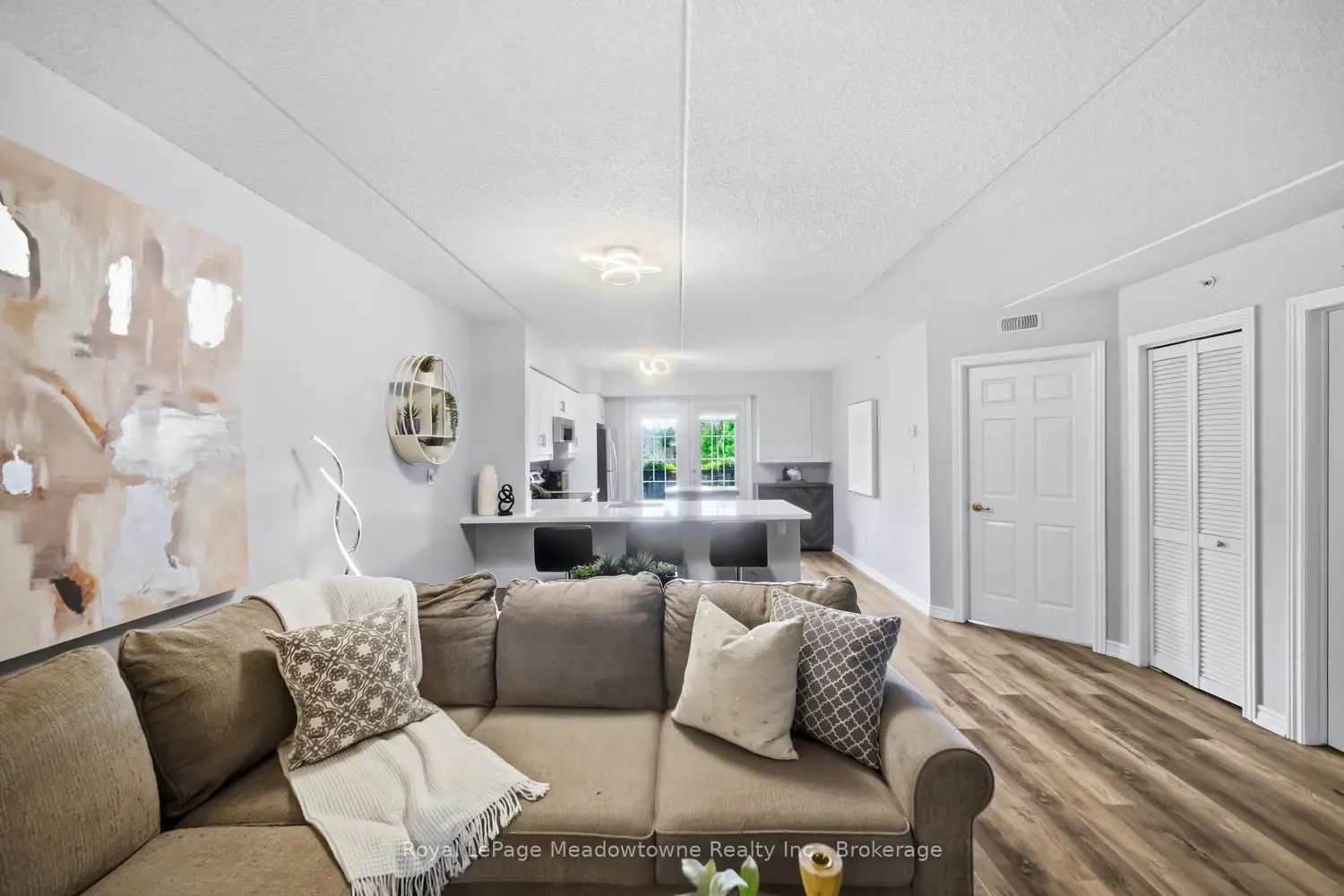 1483 Maple Avenue 205 photo 4