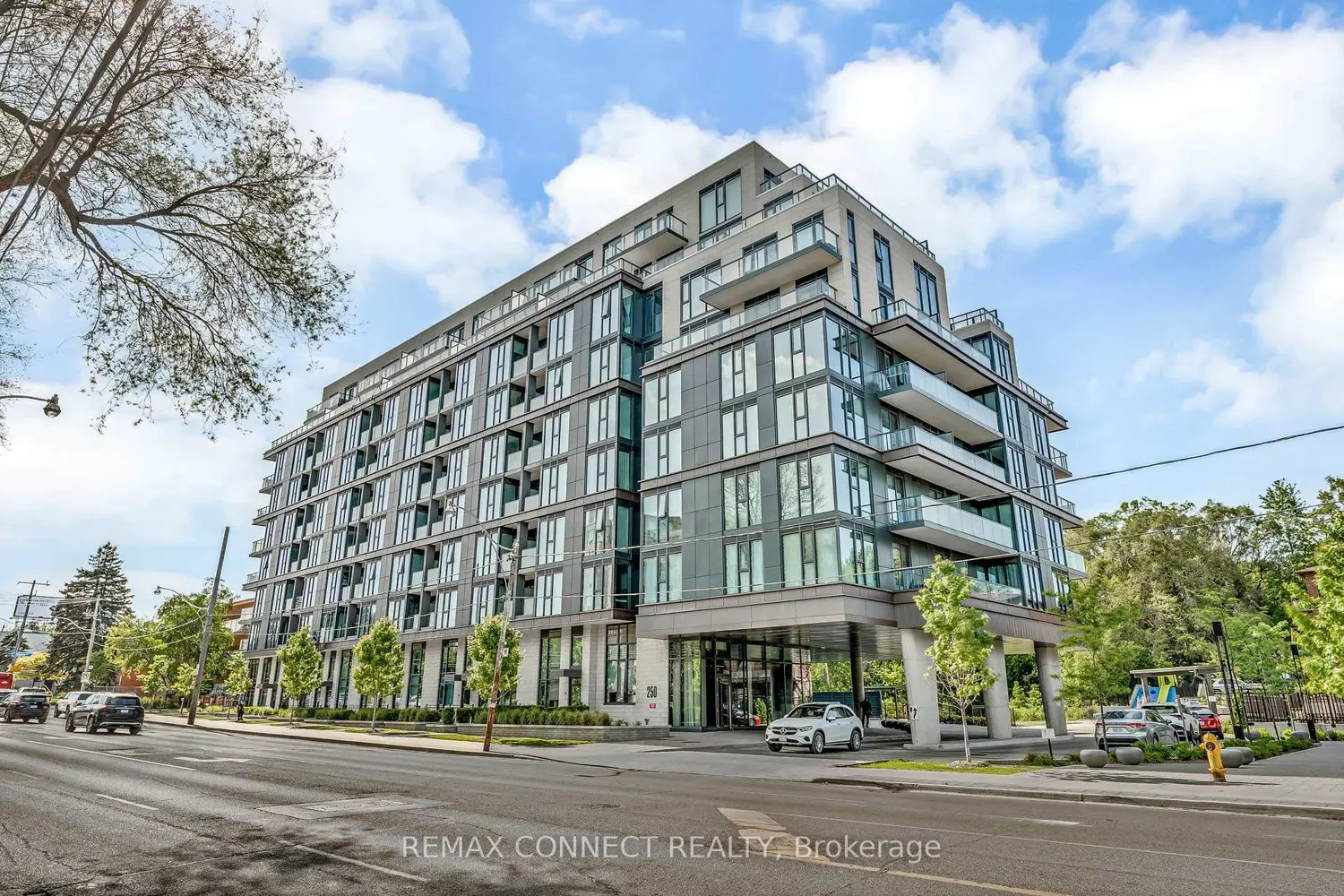 250 Lawrence Avenue 504 photo 2