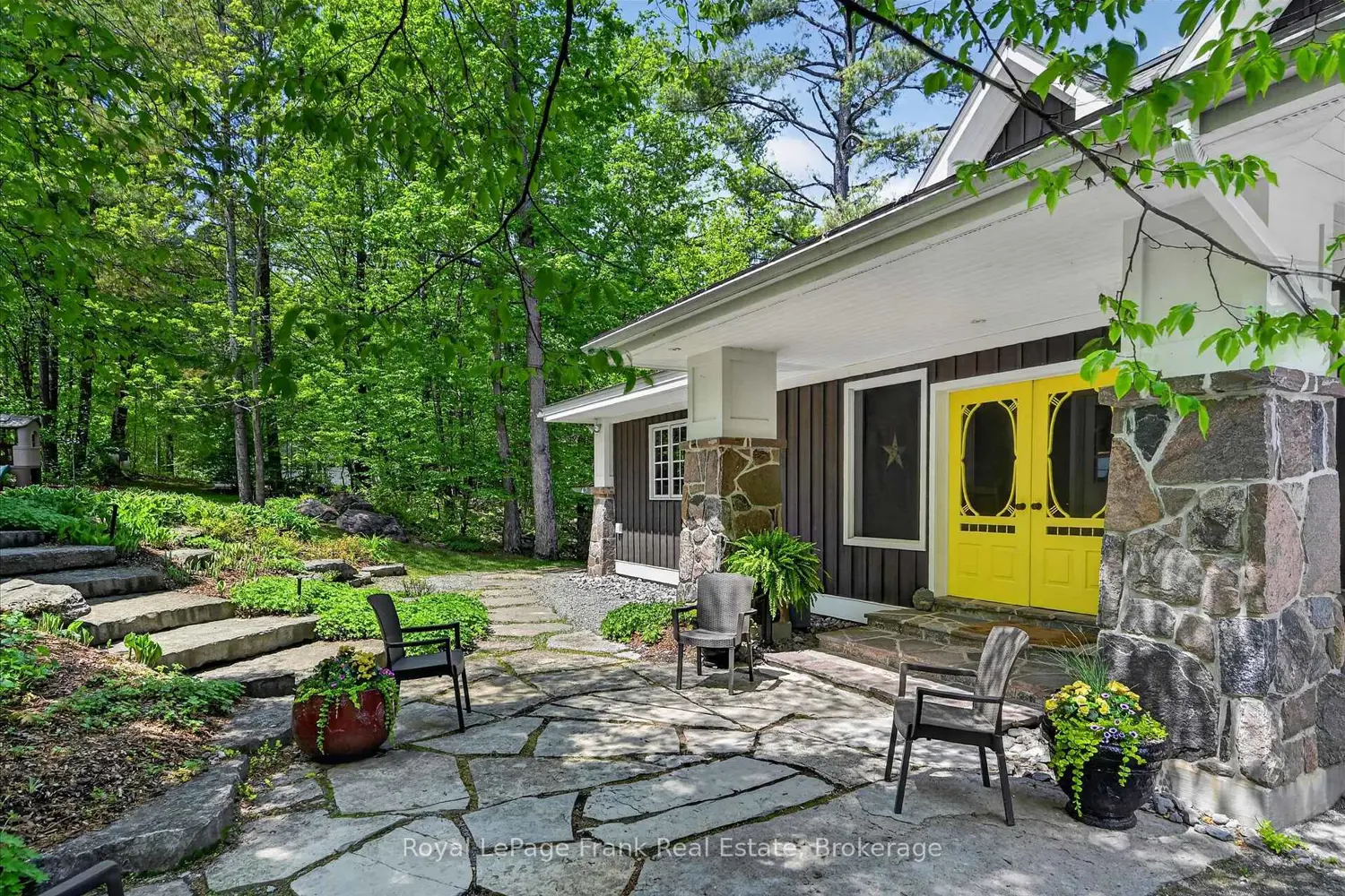 674 Birchview Road photo 3
