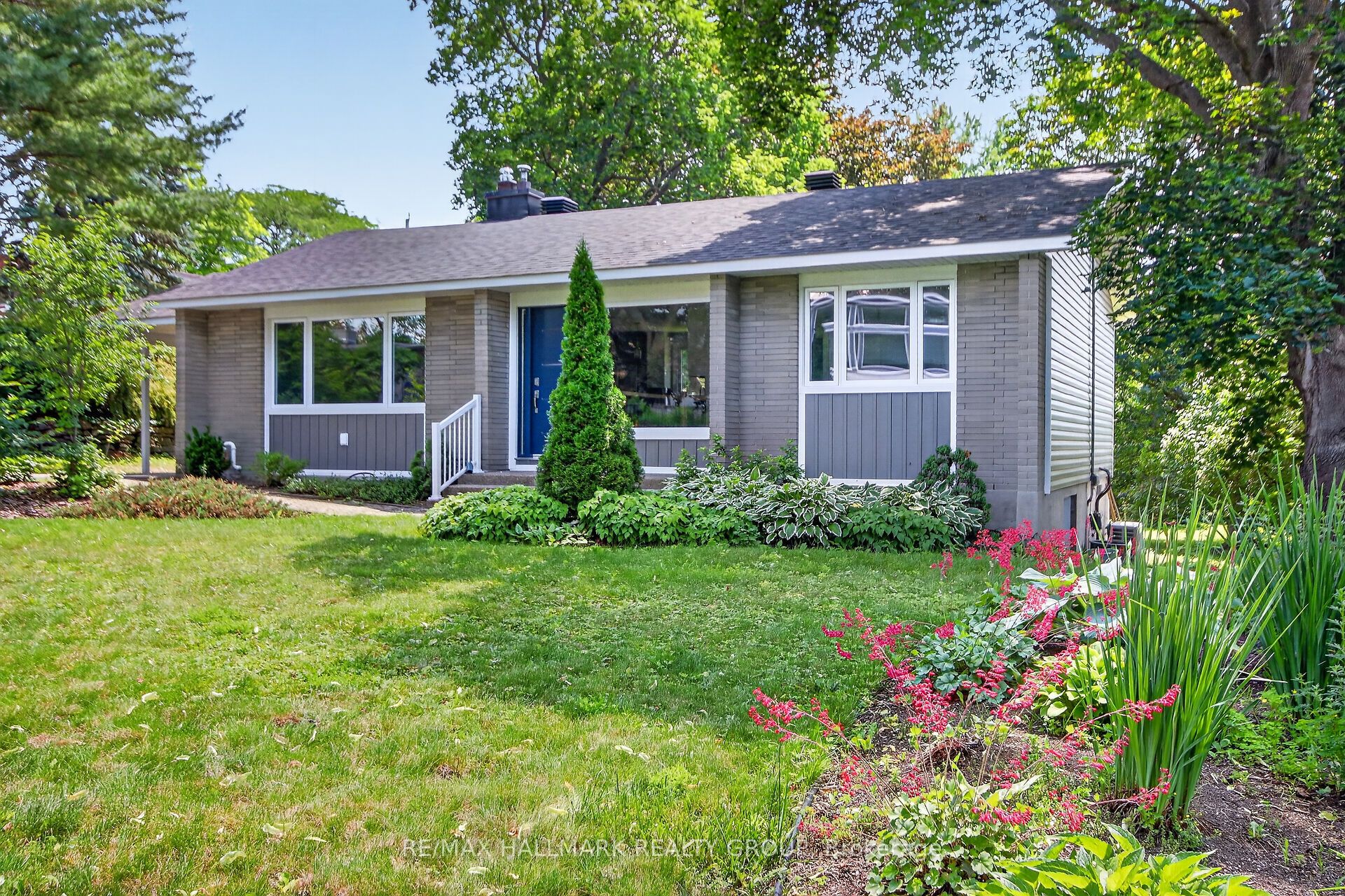 1054 Chelsea Drive, Ottawa, ON, K1K 0M8
