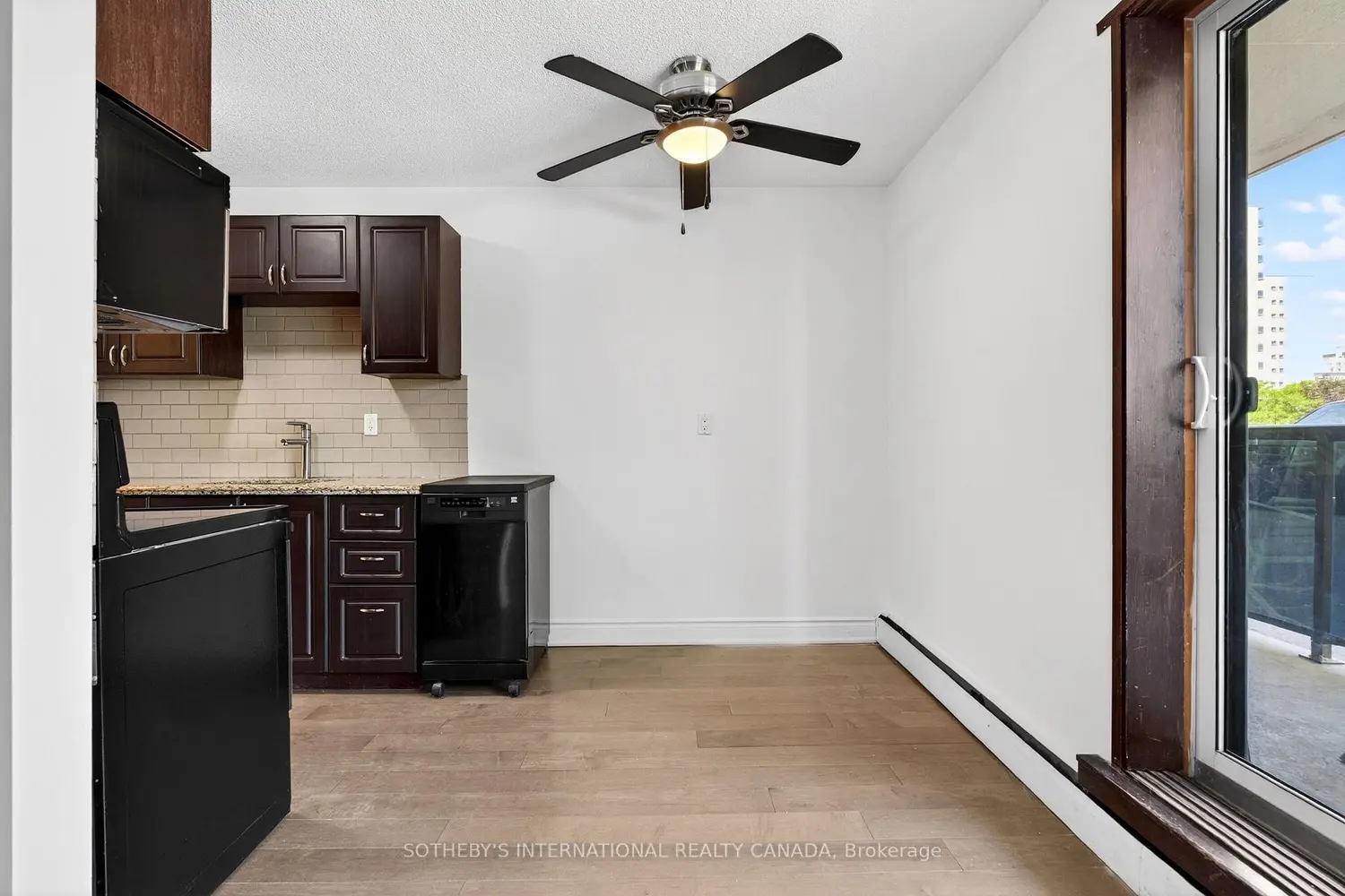 81 Charlton Avenue 103 photo 4