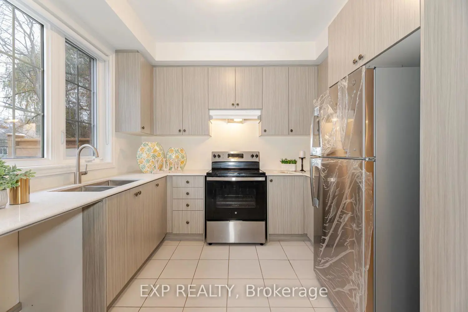 68 First Street 24 photo 3