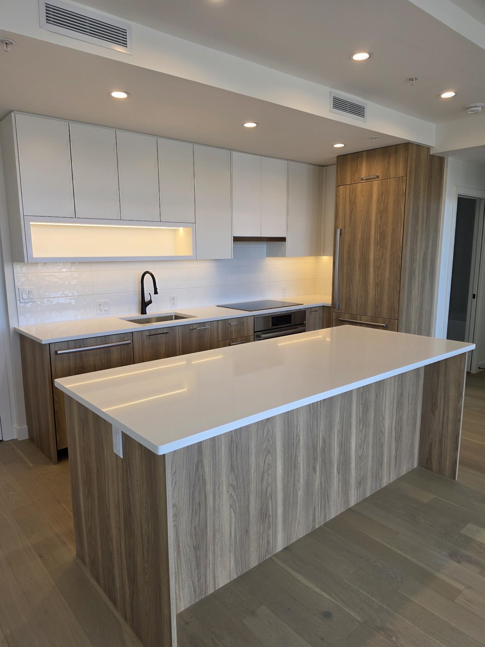 504-8398 Oak Street, Vancouver, BC, V6P 0L9