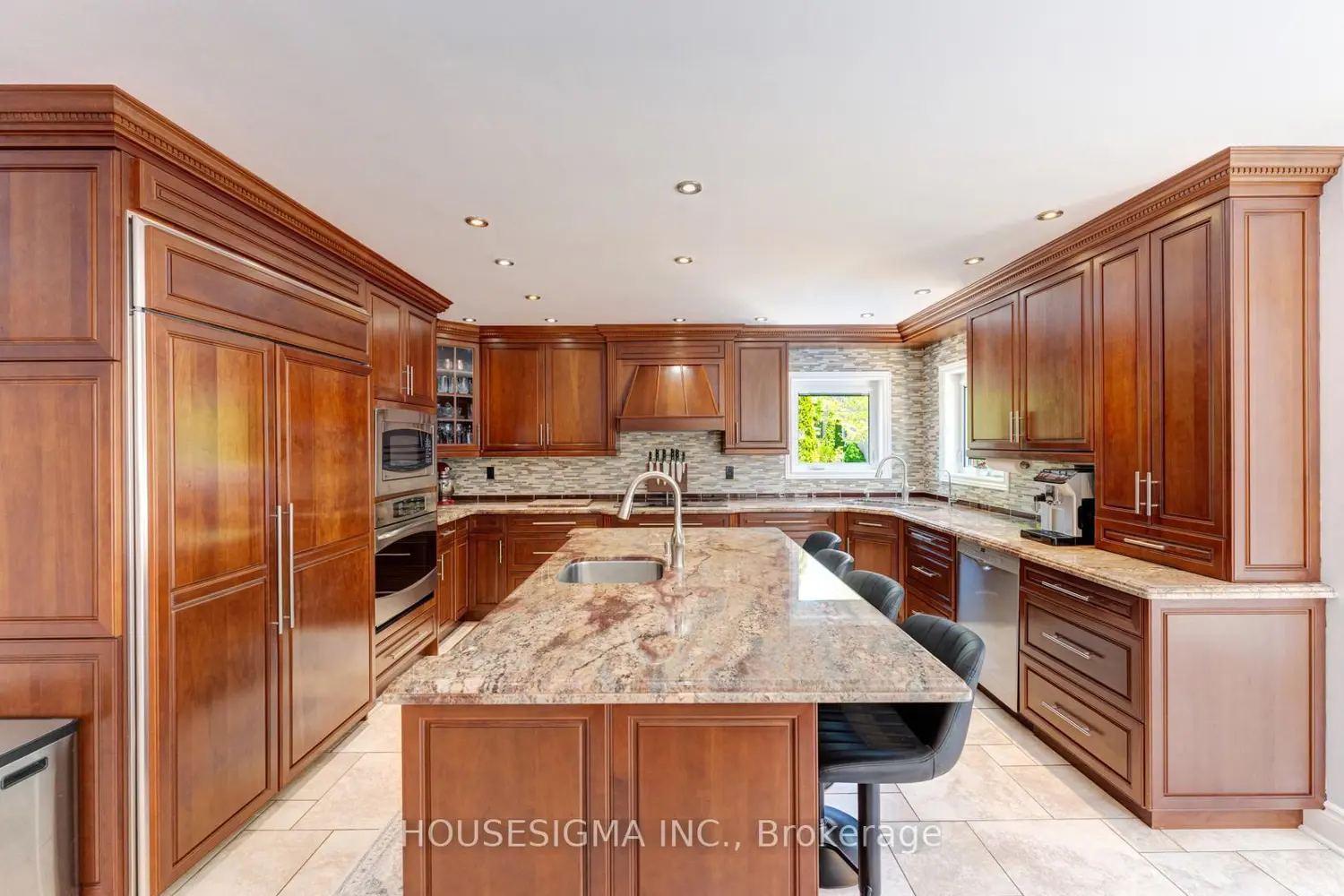 30 Gooderham Drive photo 3