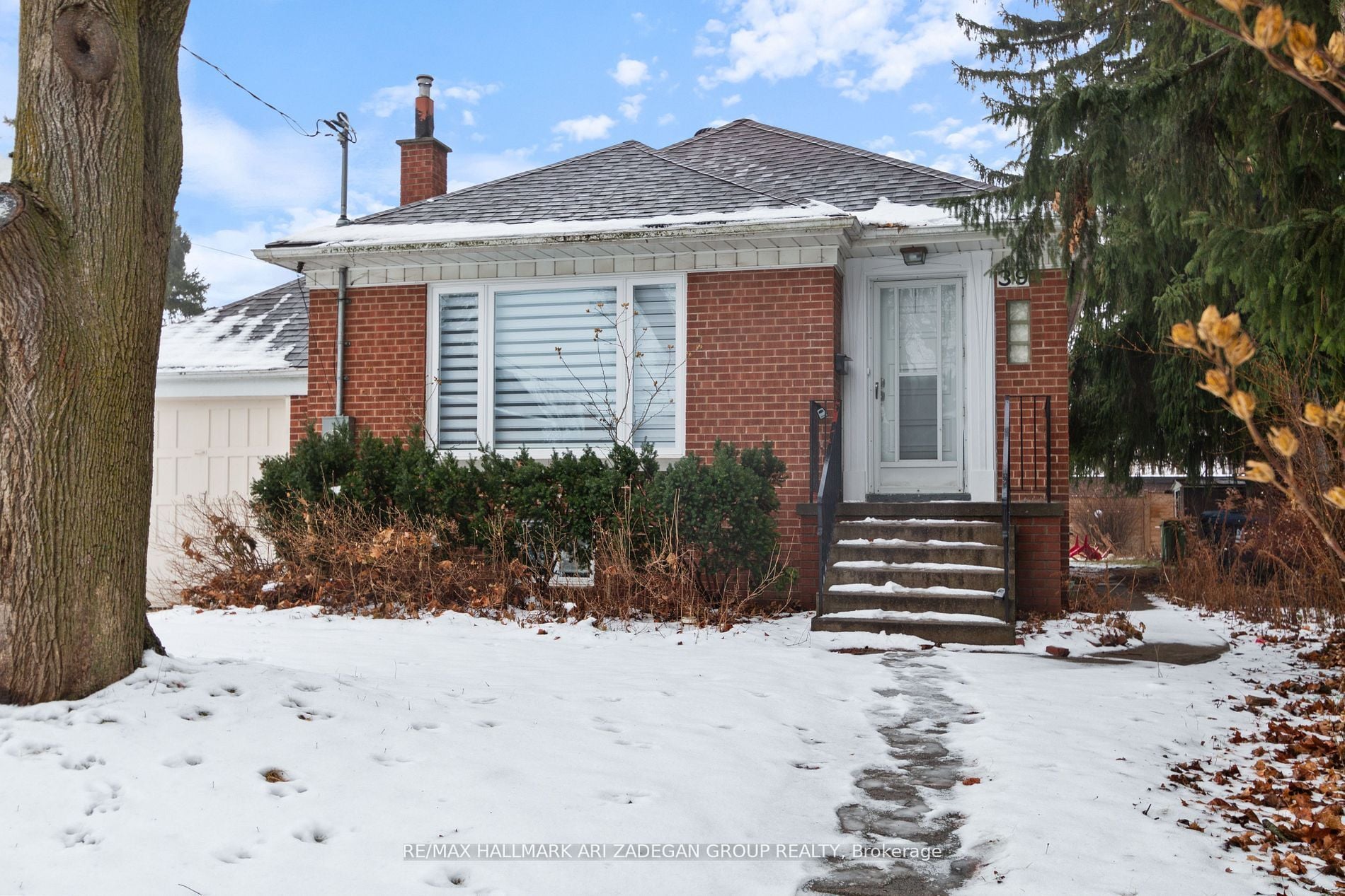 Main-39 Laurelcrest Avenue, Toronto, ON, M3H 2A7