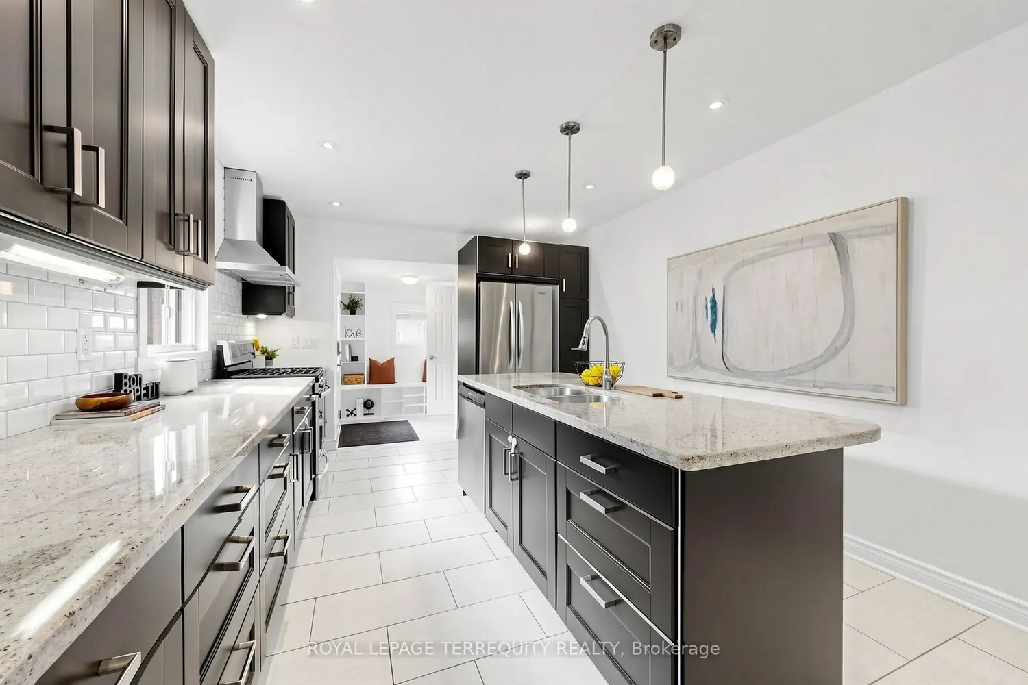 150 Osler Street photo 3