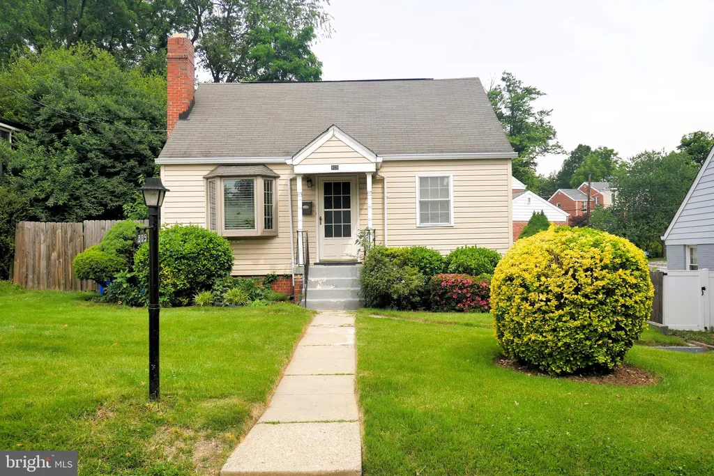 809 Langley Drive, Silver Spring, MD 20901 photo 2