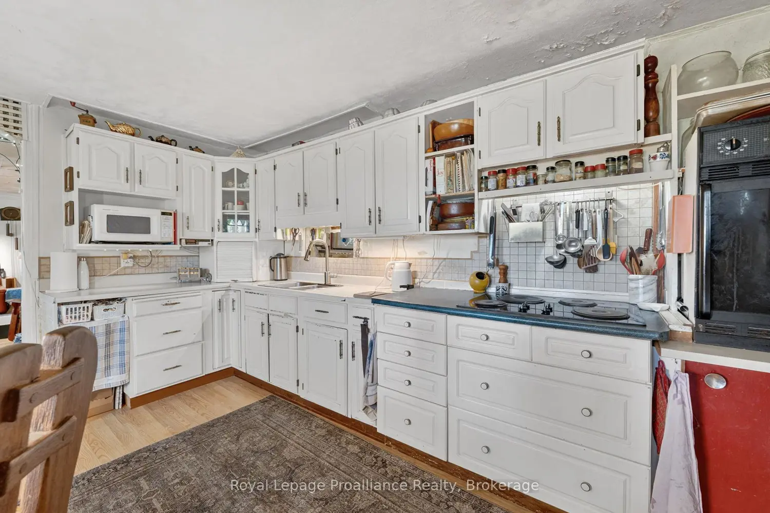 98 Frankford Road photo 3
