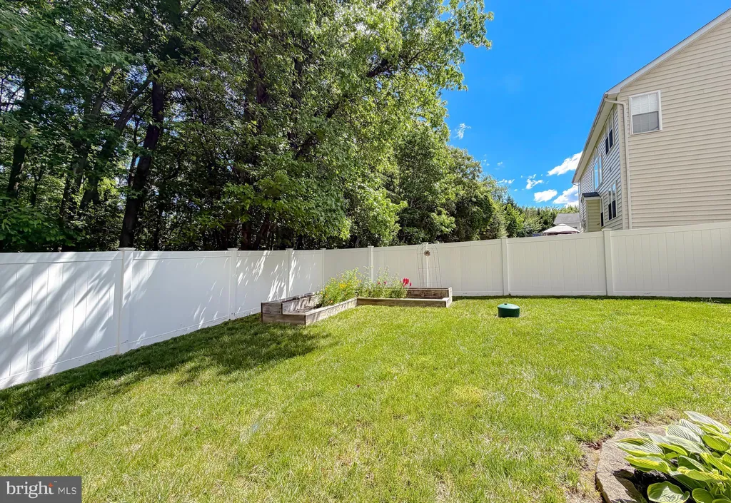 43618 Albatross Street, Hollywood, MD 20636