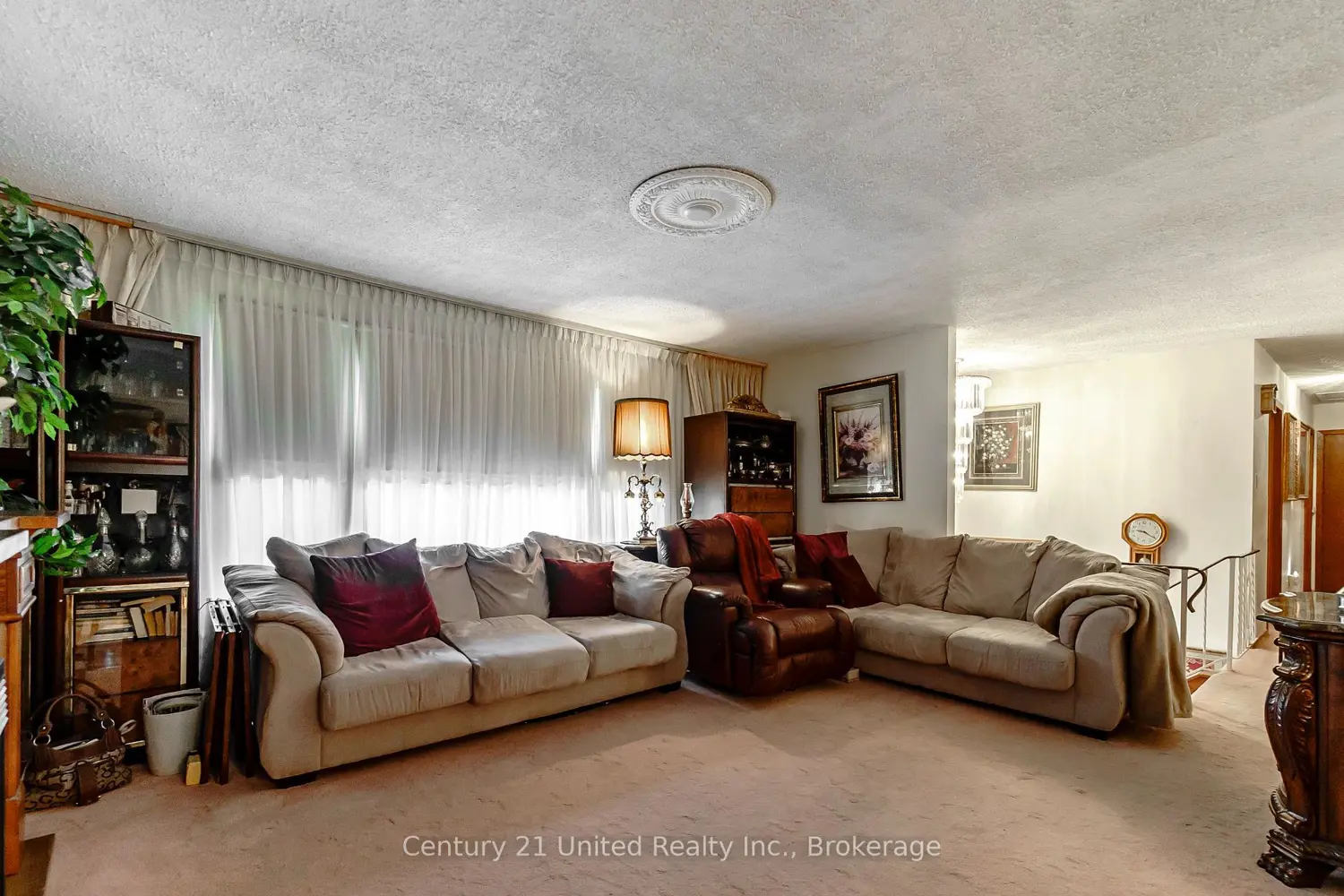 2085 Springwood Road photo 4