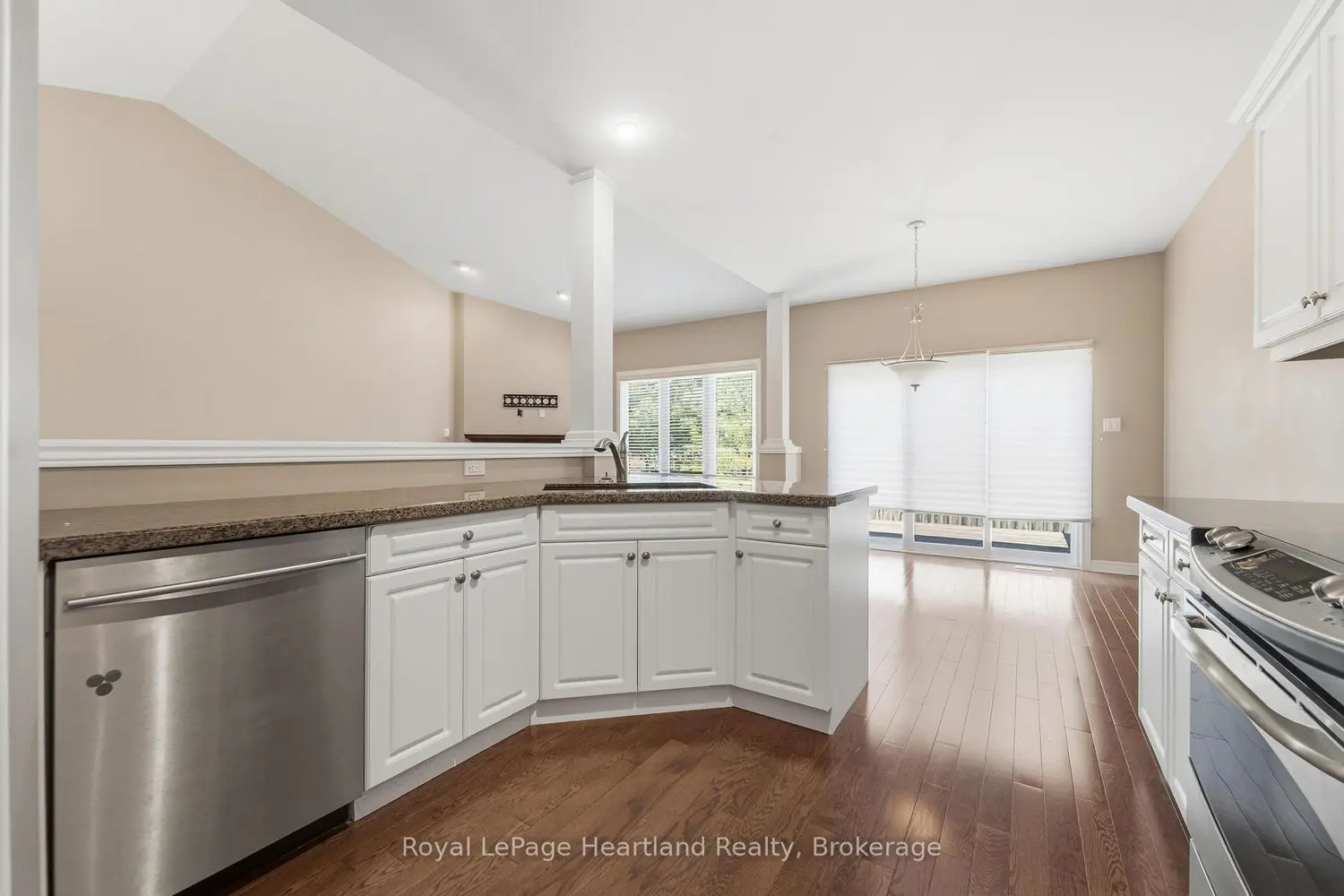 518 Blue Jay Drive 18 photo 5
