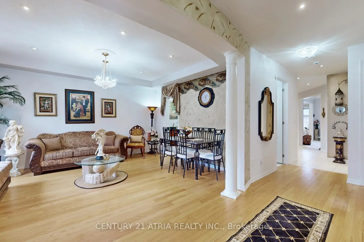 69 Diamond Jubilee Drive photo 5