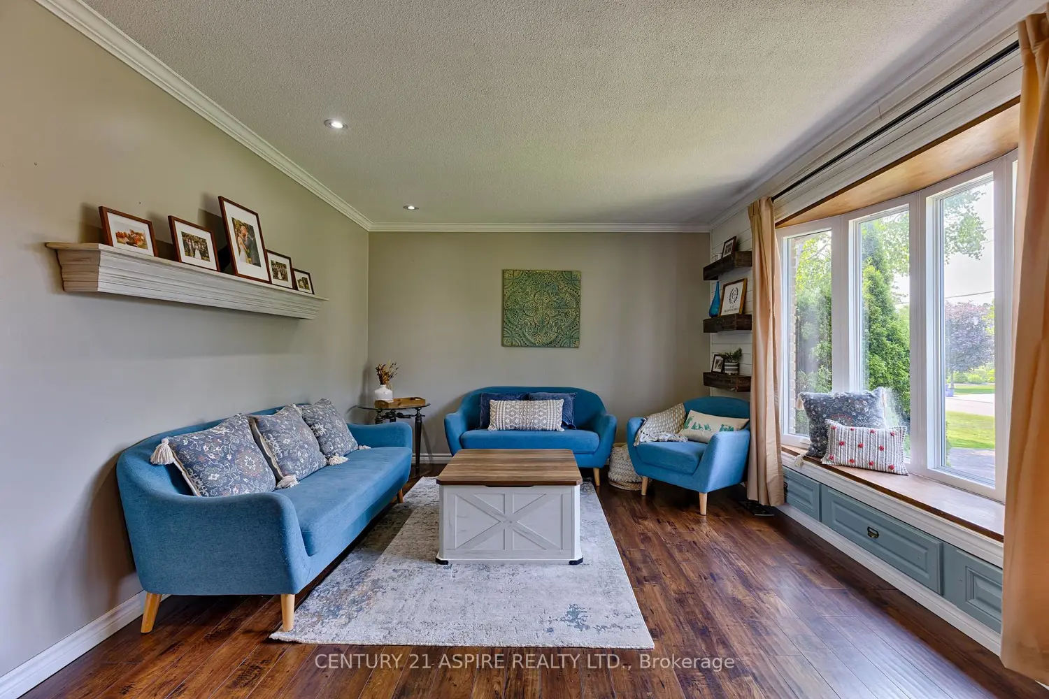 22 Harris Crescent photo 2
