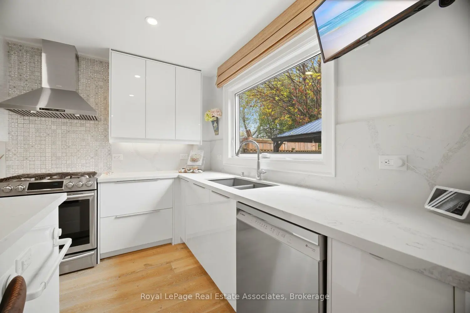 225 Barber Drive photo 2