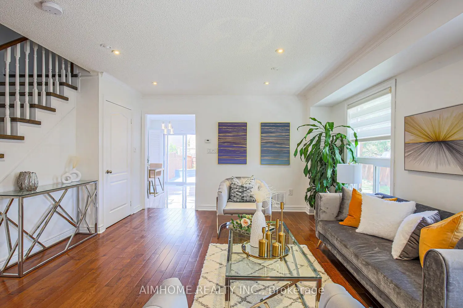 6401 Saratoga Way photo 2