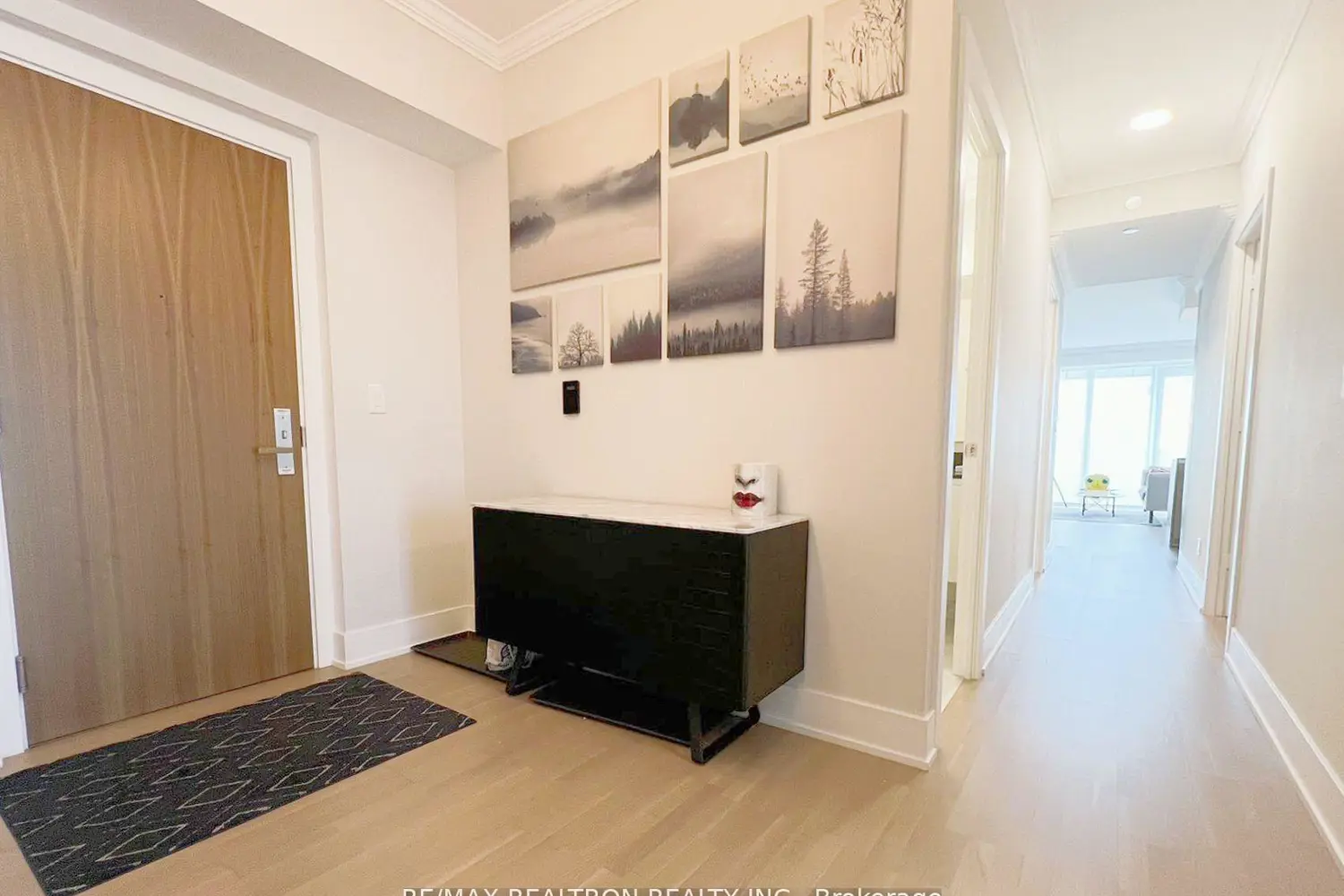 200 Bloor Street 2801 photo 2