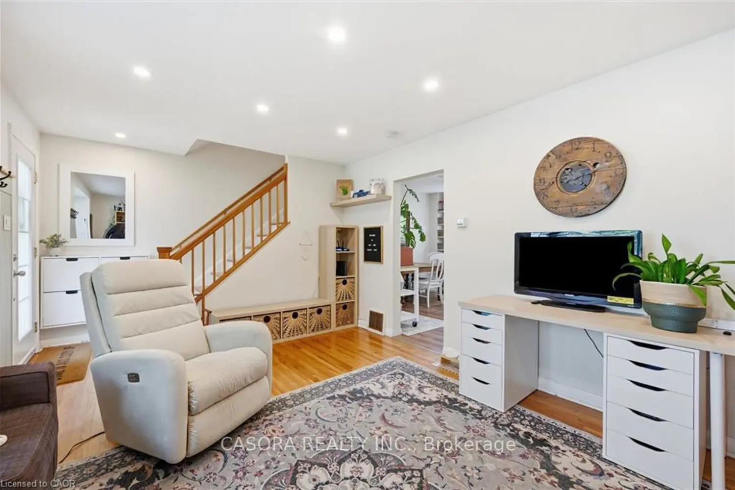 2273 King Street photo 4