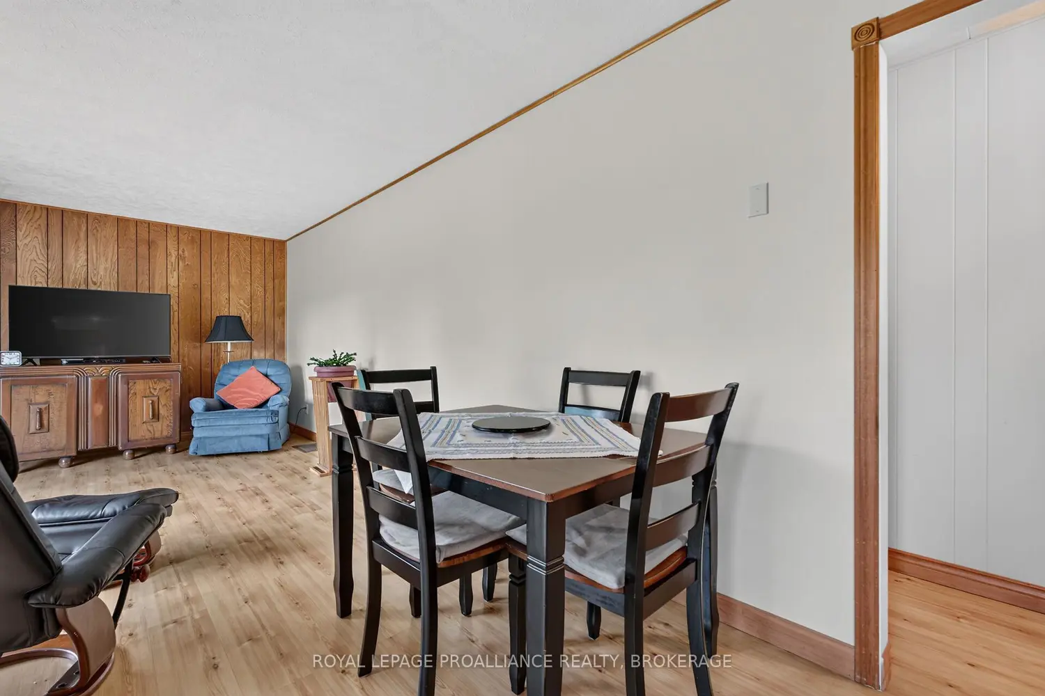 1246 Townline Road photo 3