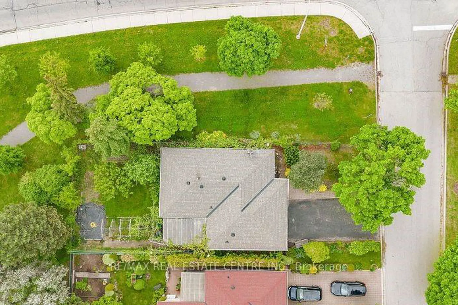 1011 Pearson Drive photo 2