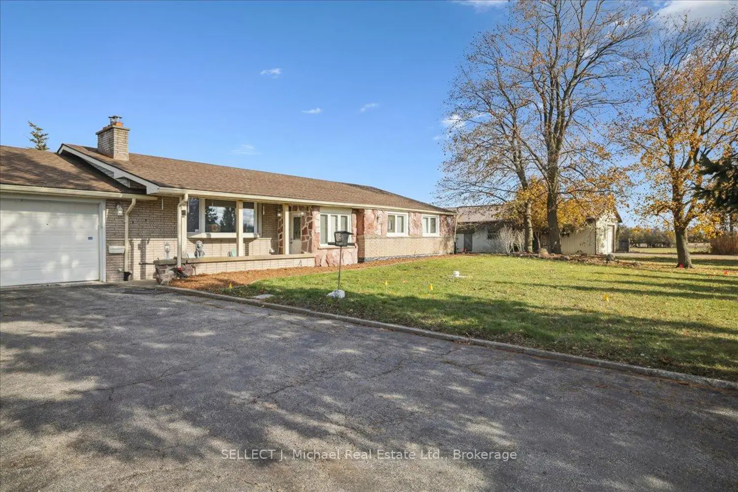 3248 Golf Club Road photo 2
