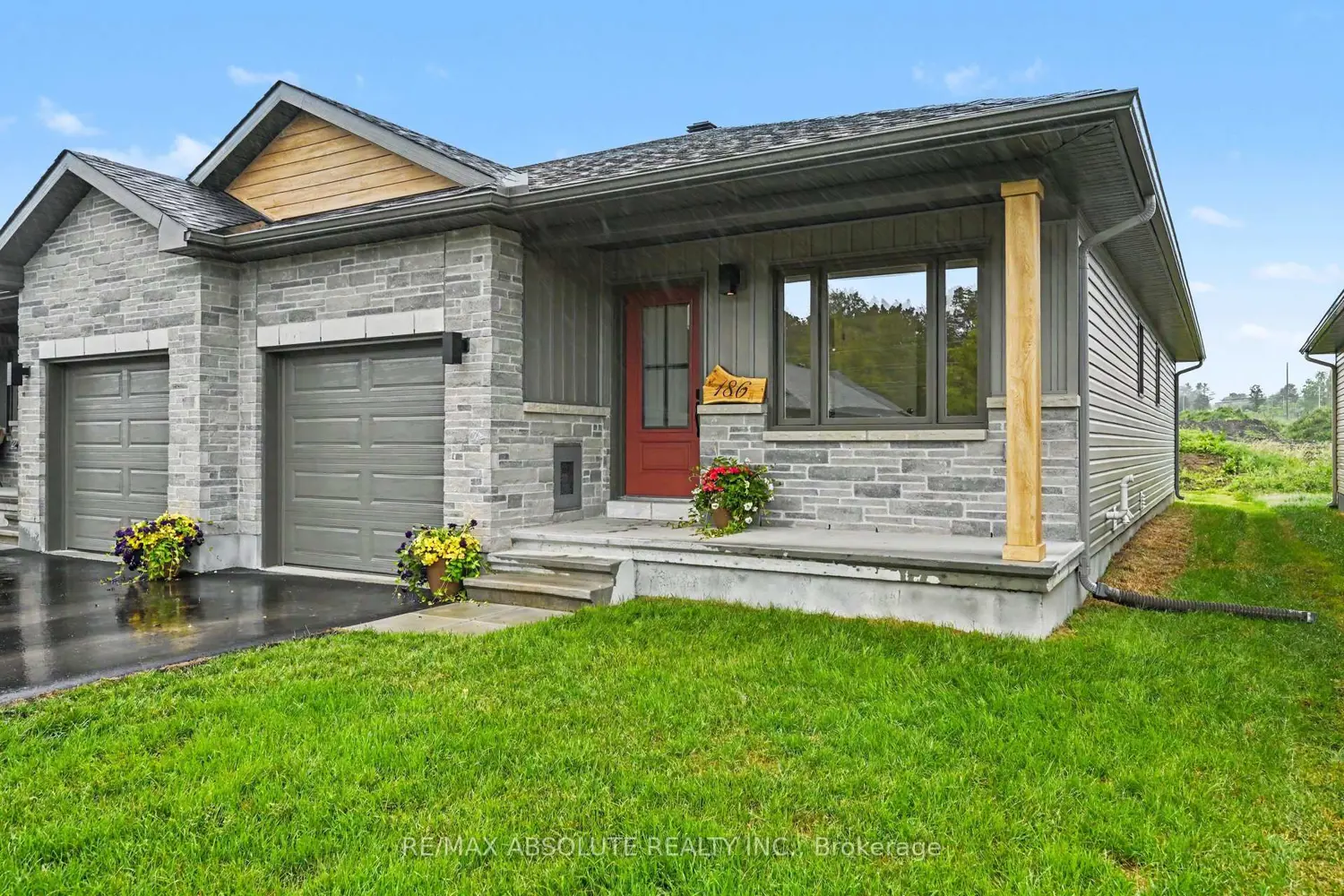 186 Seabert Drive photo 2