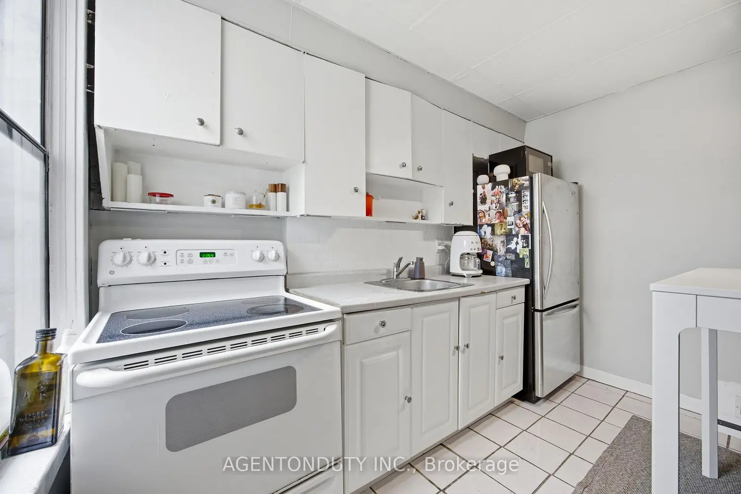 51 Perth Avenue photo 4