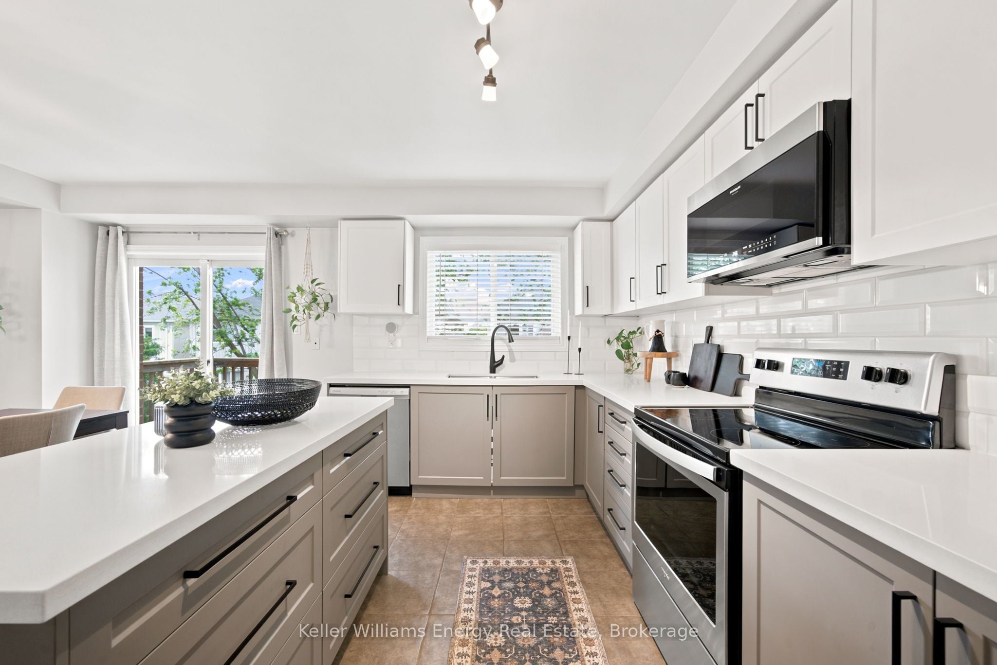 24 Katerson Lane, Clarington, ON, L1E 0E9 photo 2