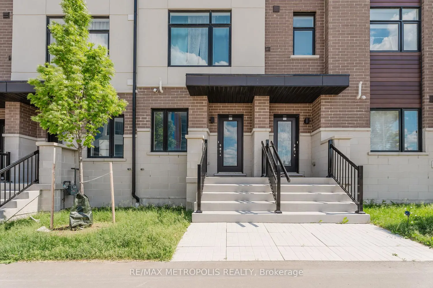 1695 Dersan Street 109