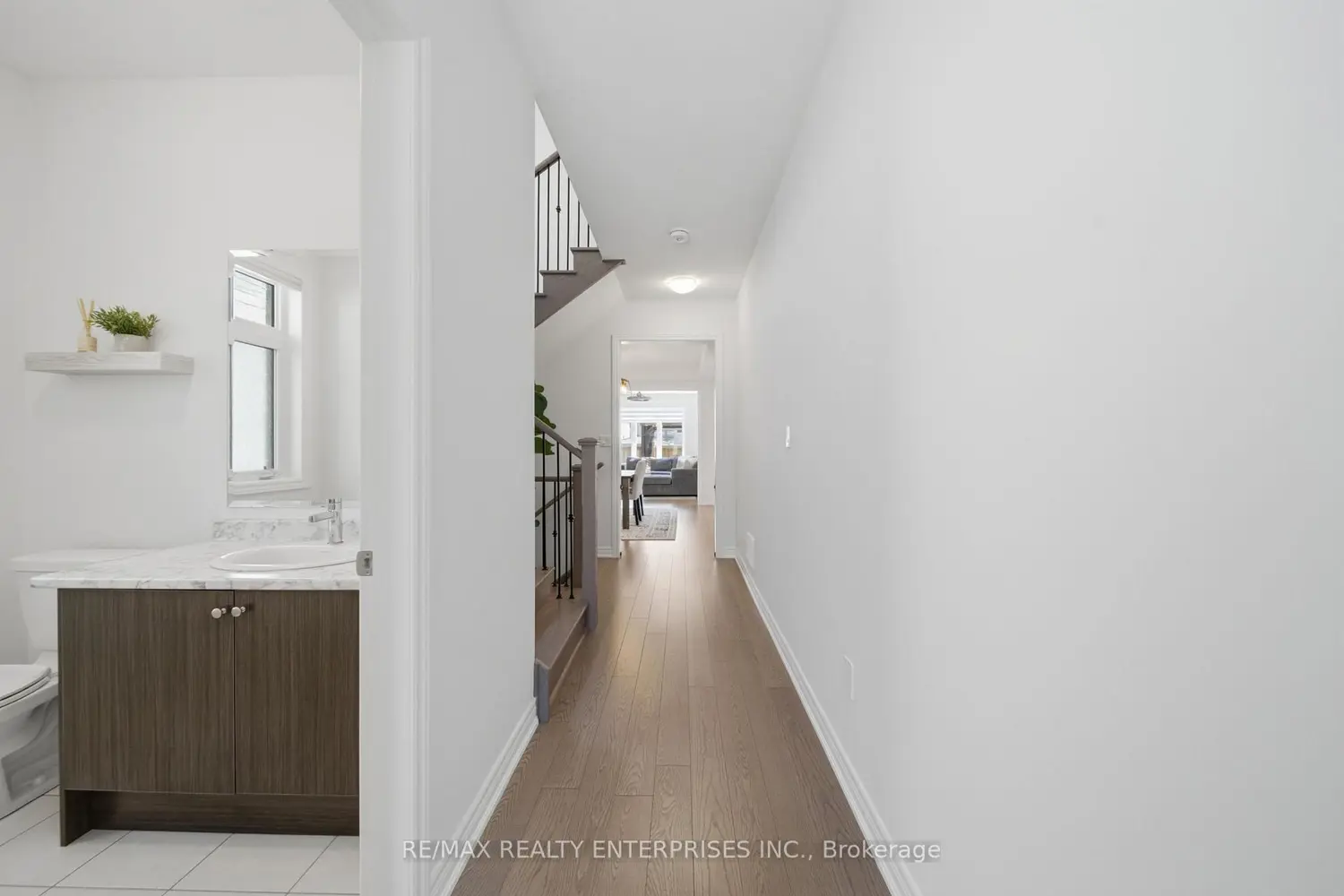 66 Prunella Crescent photo 3