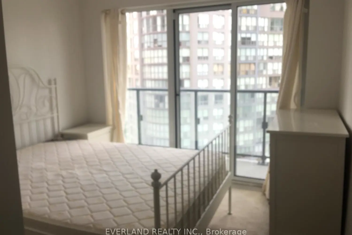 955 Bay Street 1804 photo 4