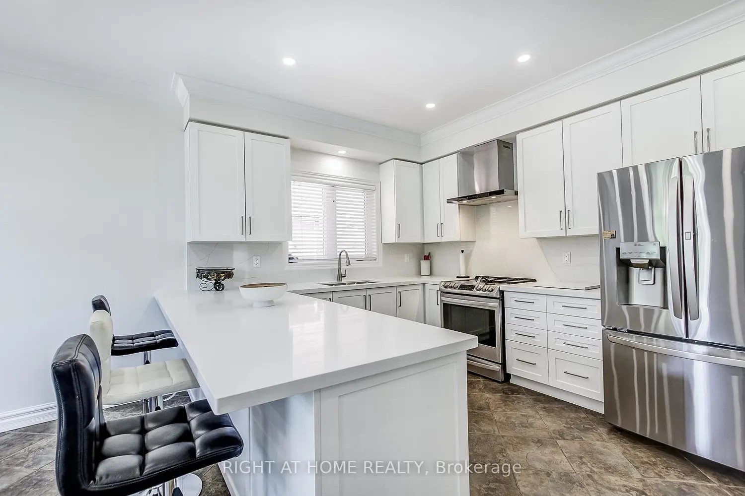 481 Heath Street photo 5