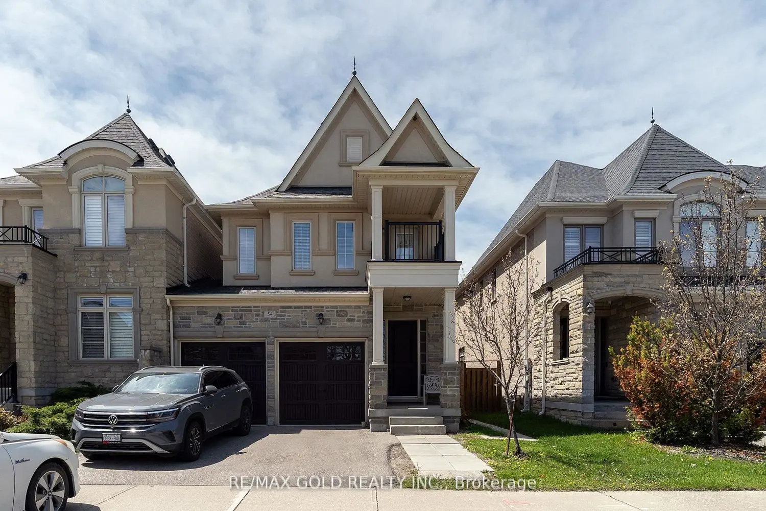 54 Robert Berry Crescent