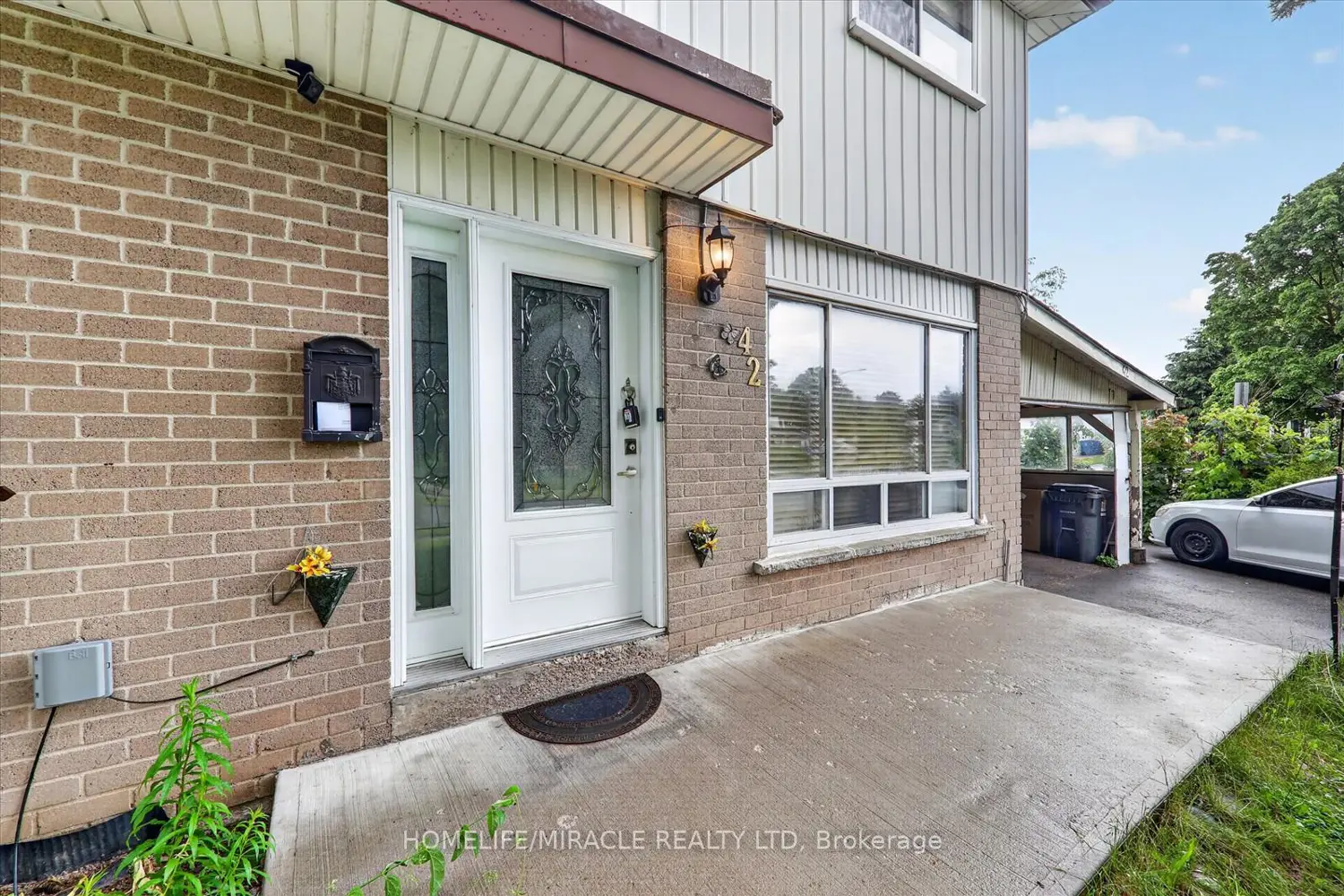 42 Nahanni Terrace photo 3