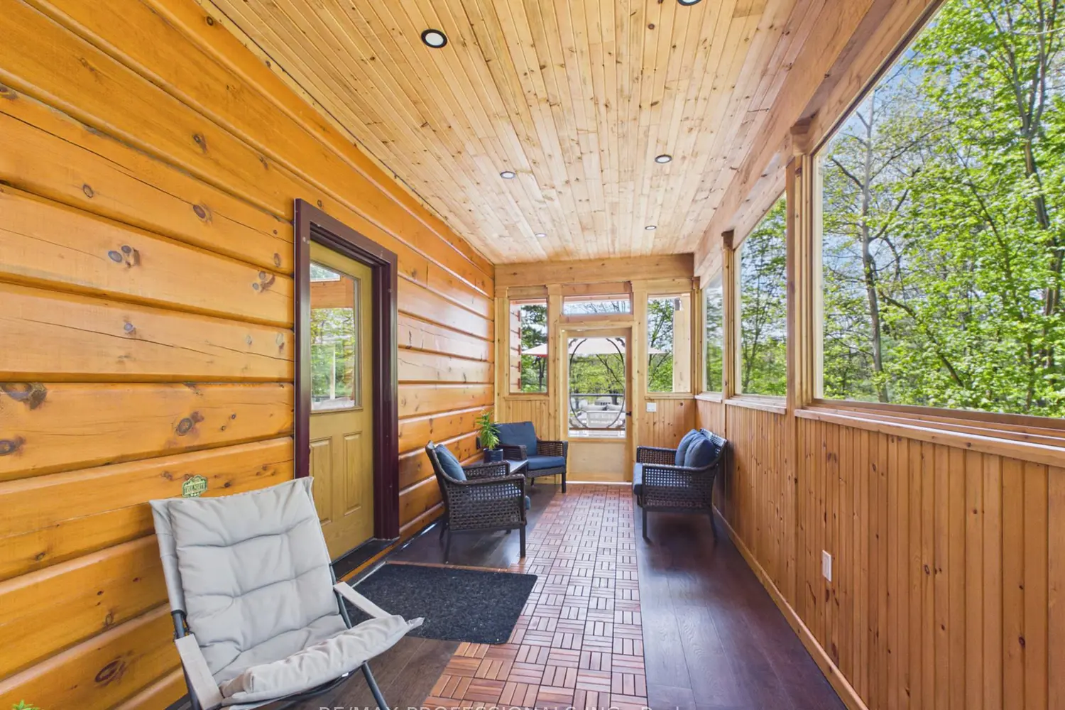 1048 Bagley Road photo 2