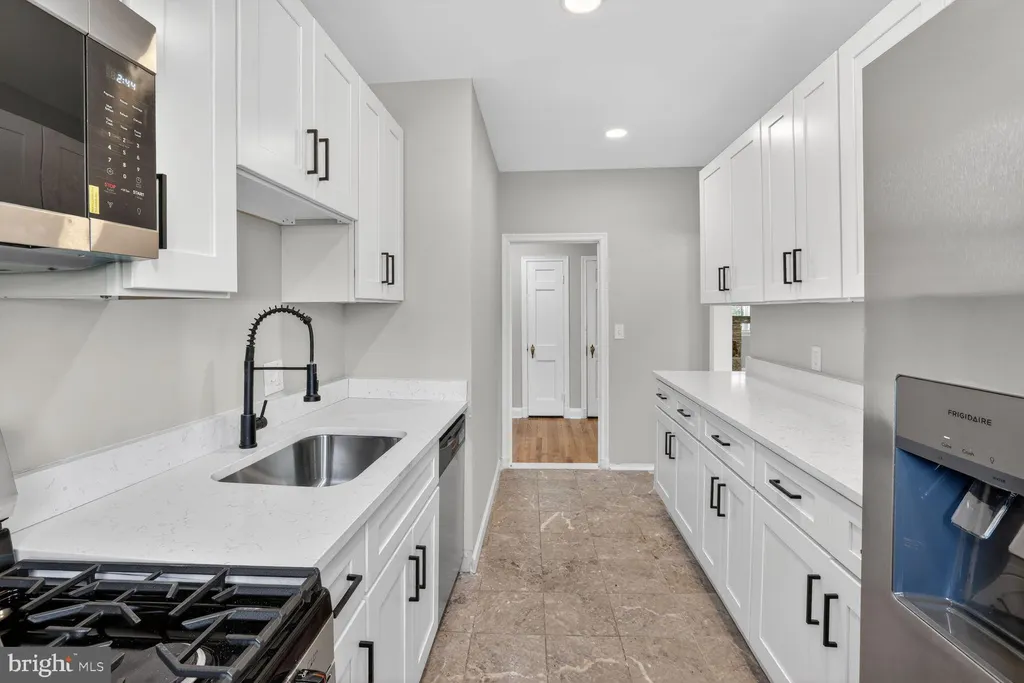 315 E Cold Spring Lane, Baltimore, MD 21212 photo 2