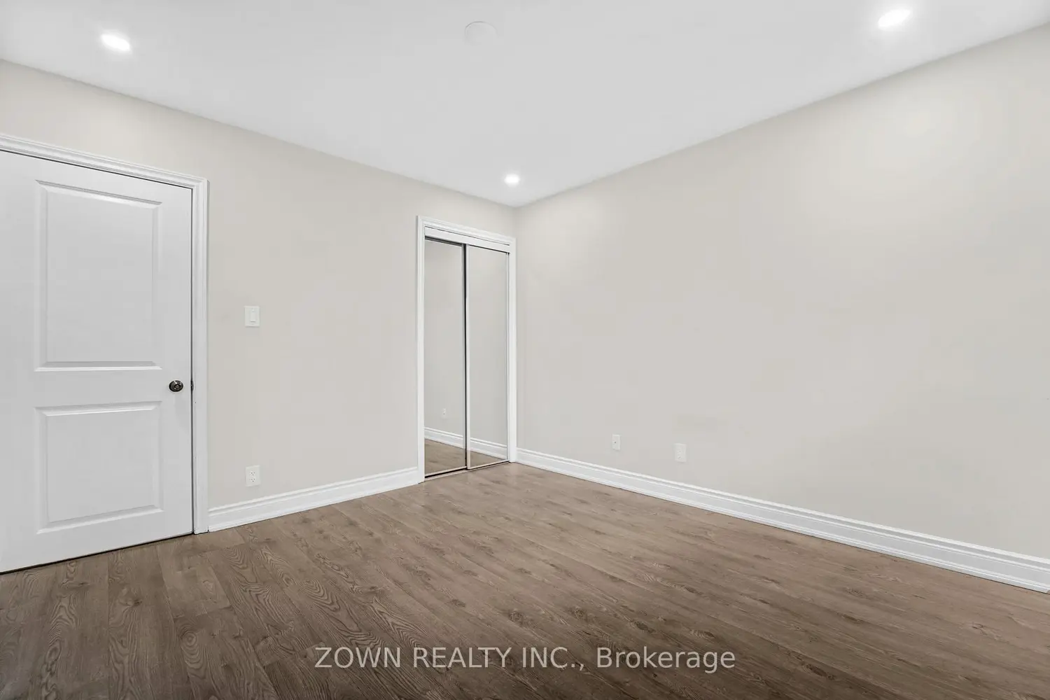 5866 Valley Way photo 5