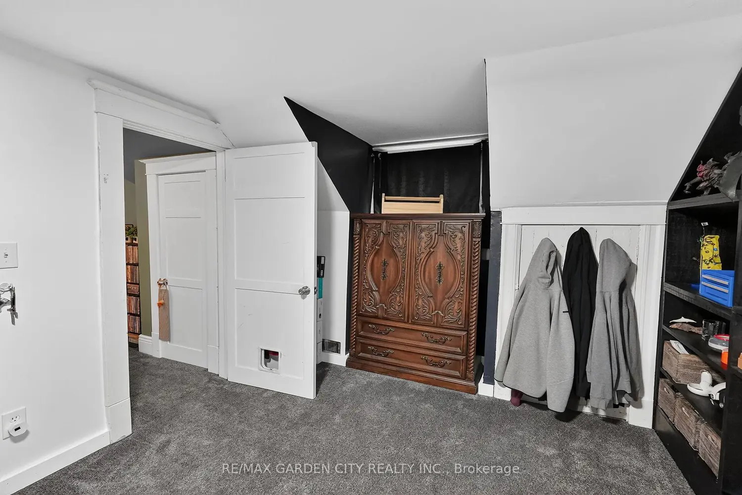 3745 King Street photo 4