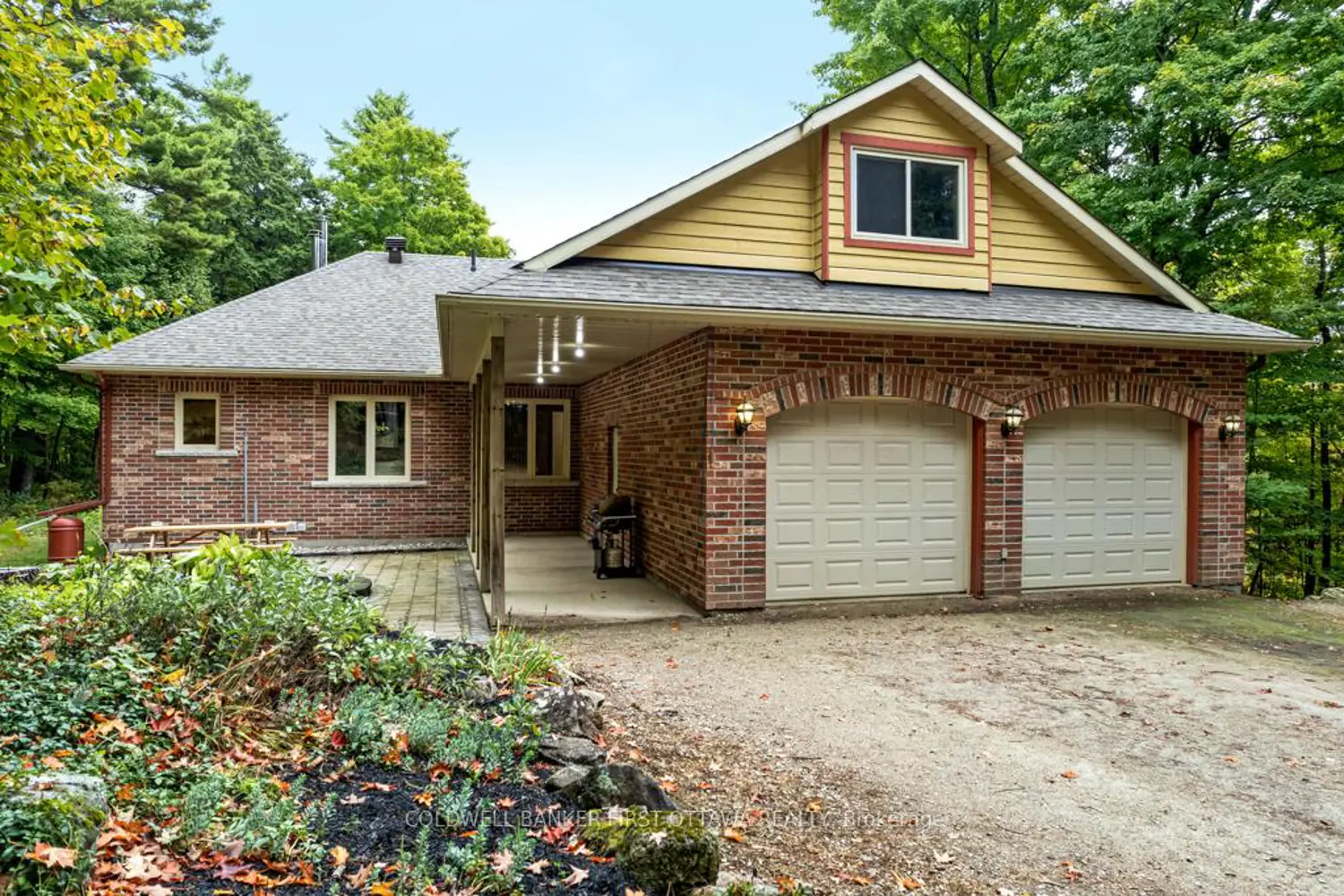 139 Sheil Drive photo 2