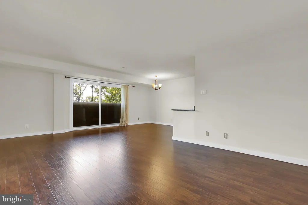 575 Thayer Avenue Unit 705, Silver Spring, MD 20910 photo 4