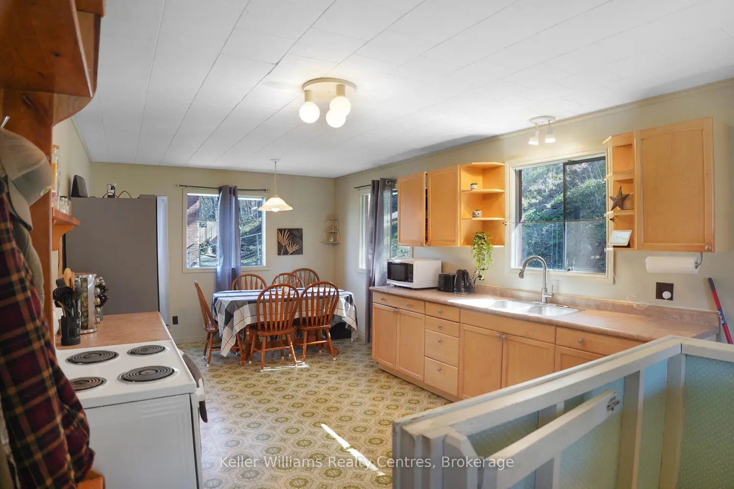 1671 4Th Avenue photo 5