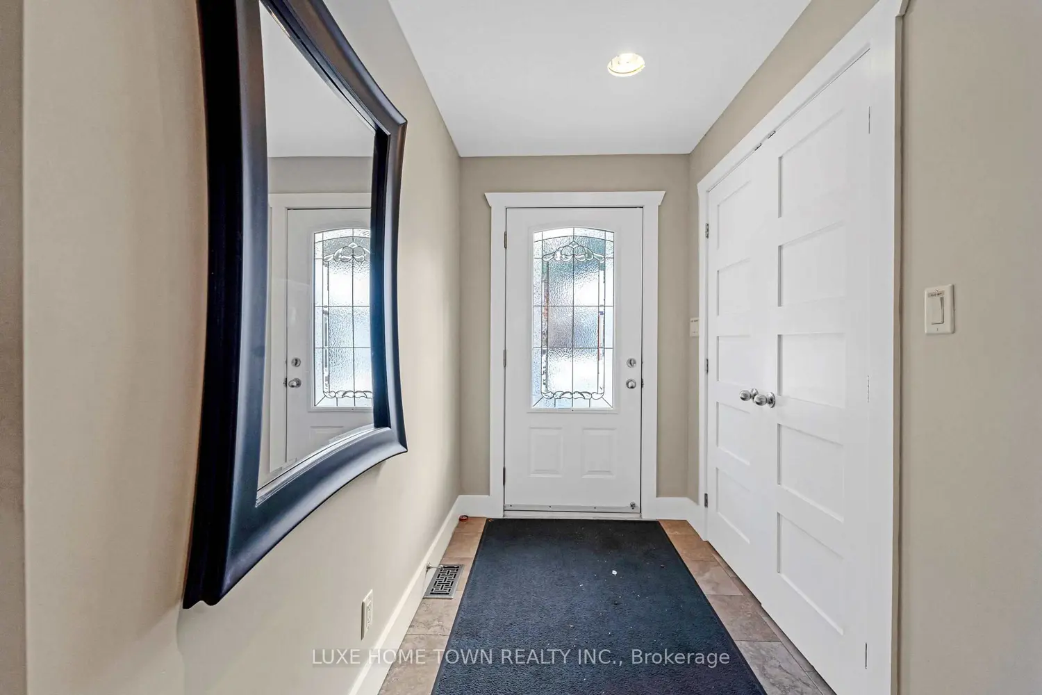 34 Green Cedar Drive photo 3