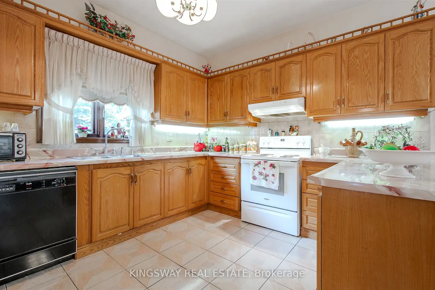 27 Mulholland Avenue photo 4